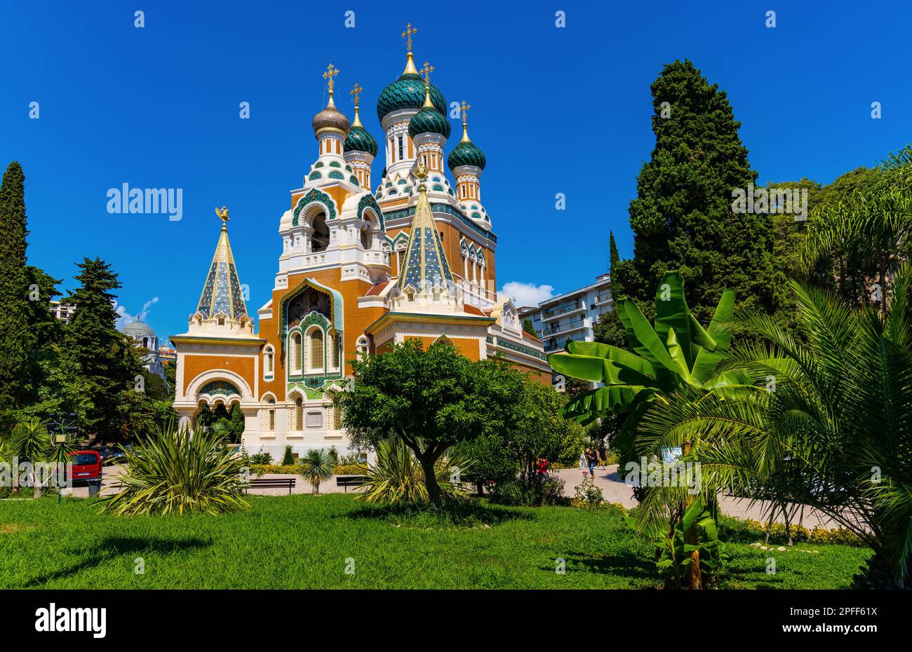 Nizza, Frankreich - 7. August 2022: Kathedrale St. Nicolas Orthodoxe russische Kirche des Moskauer Patriarchats im historischen Stadtteil Le PIOL in Nizza Stockfoto