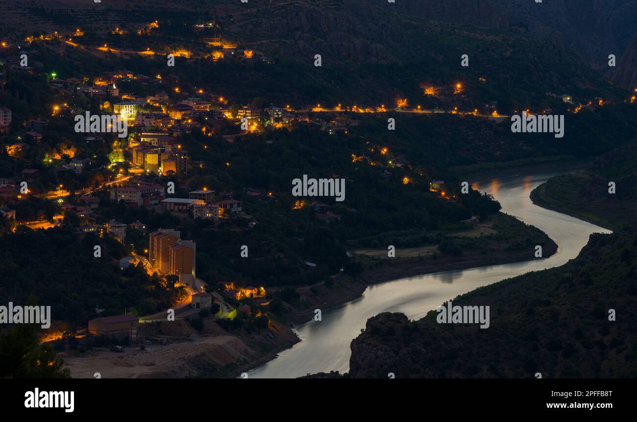 Abendlicher Blick auf Kemaliye (Egin). Erzinkaner, Türkei Stockfoto
