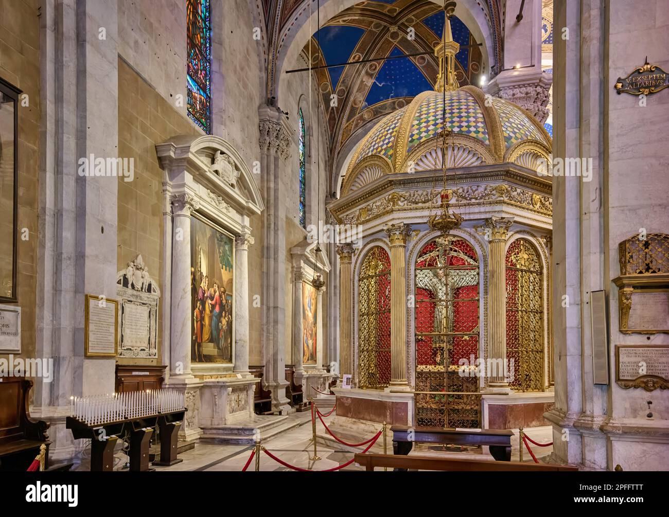 Foto Di Basilica Del Volto Santo Basilica volto santo -Fotos und -Bildmaterial in hoher Auflösung – Alamy