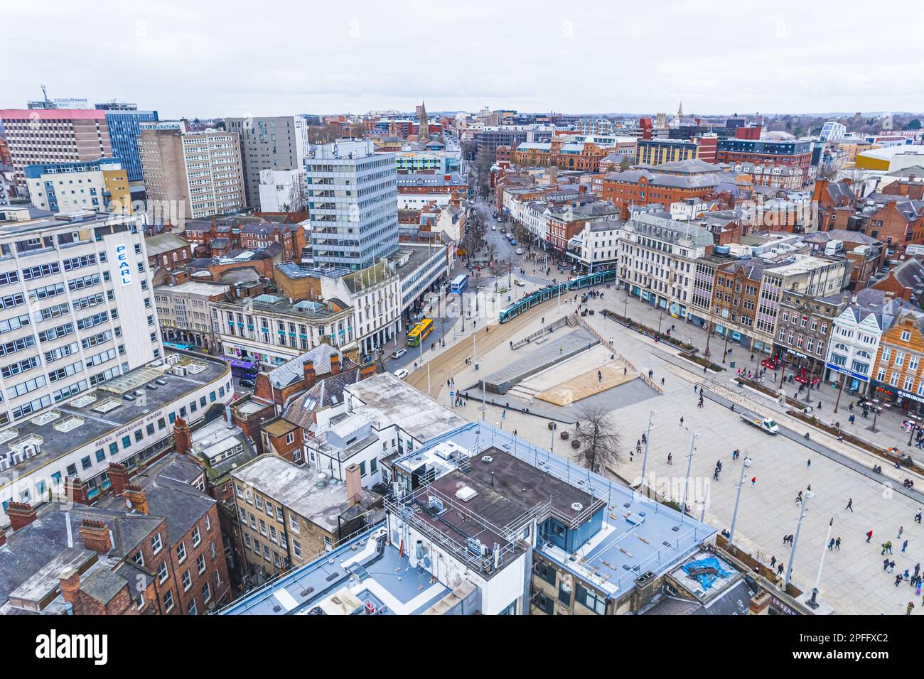 Malerische Drohnenaufnahme des Old Market Square in Nottingham, Stadtzentrum, Großbritannien. Hochwertiges Foto Stockfoto