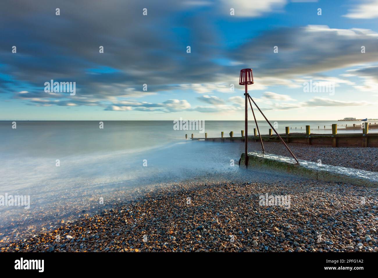 März Nachmittag am Worthing Beach in West Sussex, England. Stockfoto