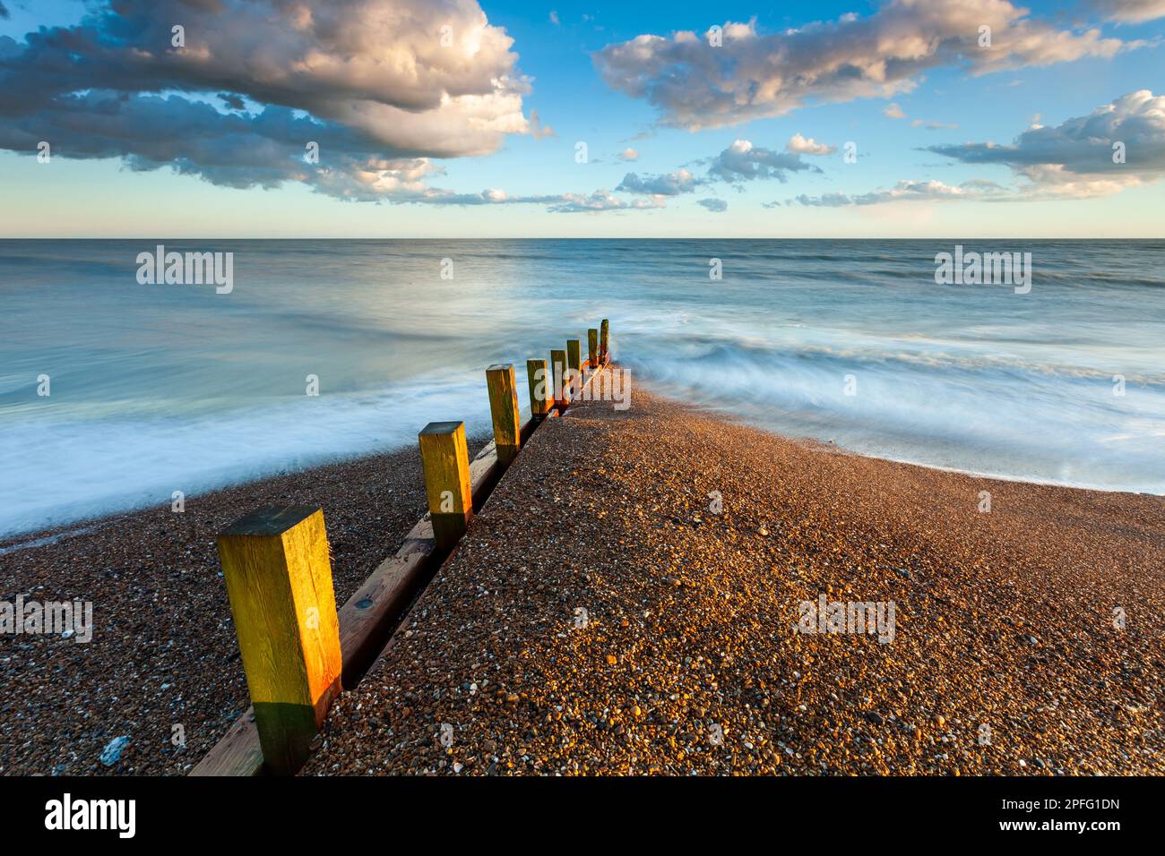 März Nachmittag am Strand in Worthing, West Sussex, England. Stockfoto