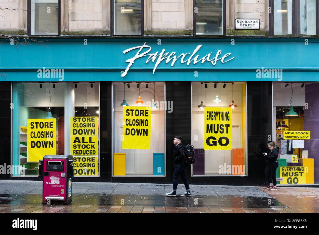 Schreibwarenladen schließt Verkauf, Glasgow, Schottland, Großbritannien Stockfoto