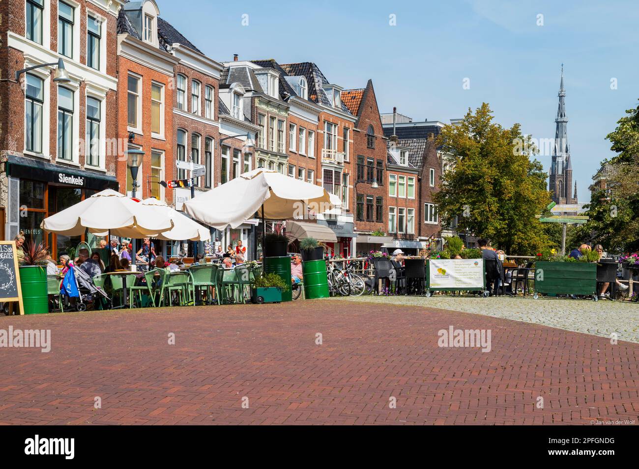 Stadtleben im Zentrum von Leeuwarden im Norden der Niederlande. Stockfoto