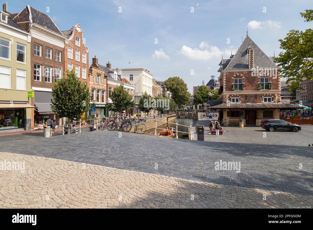 Stadtbild des Zentrums von Leeuwarden im Norden der Niederlande. Stockfoto