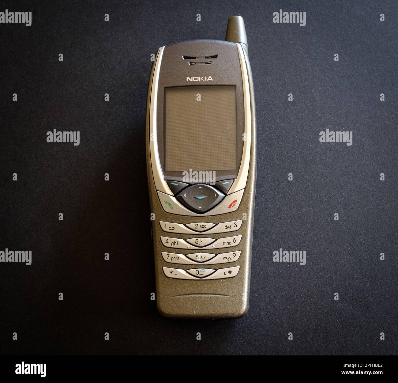 Nokia 6650 – ein von Nokia entwickeltes Mobiltelefon. Es war das erste 3G-Telefon des Unternehmens, das erstmals im Juni 2002 durchsickerte und im September 2002 enthüllt wurde Stockfoto