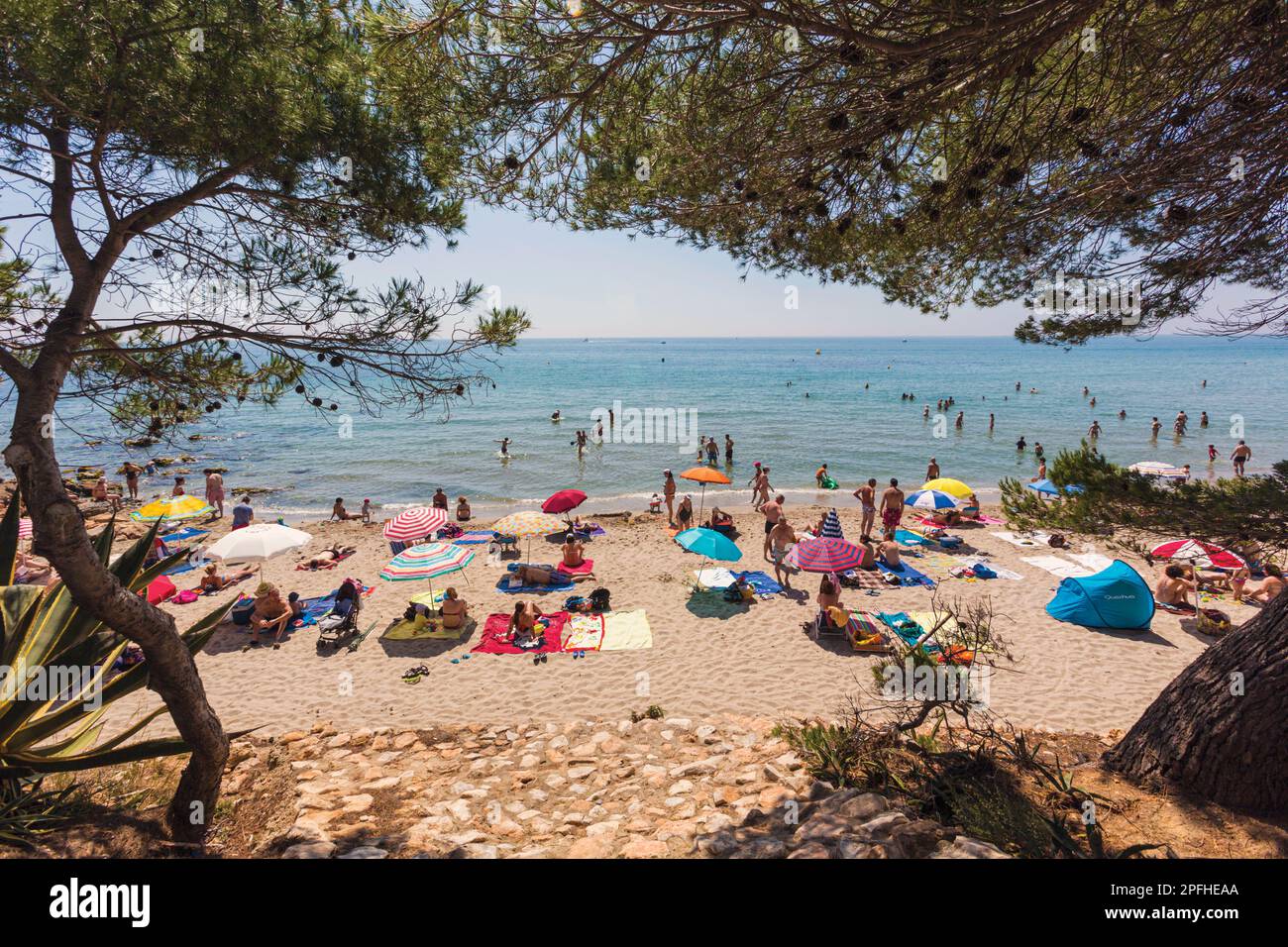 Cap Roig Strand in der Nähe von L'Ampolla, Provinz Tarragona, Costa Daurada, aka Costa Dorada, Katalonien, Spanien. Stockfoto
