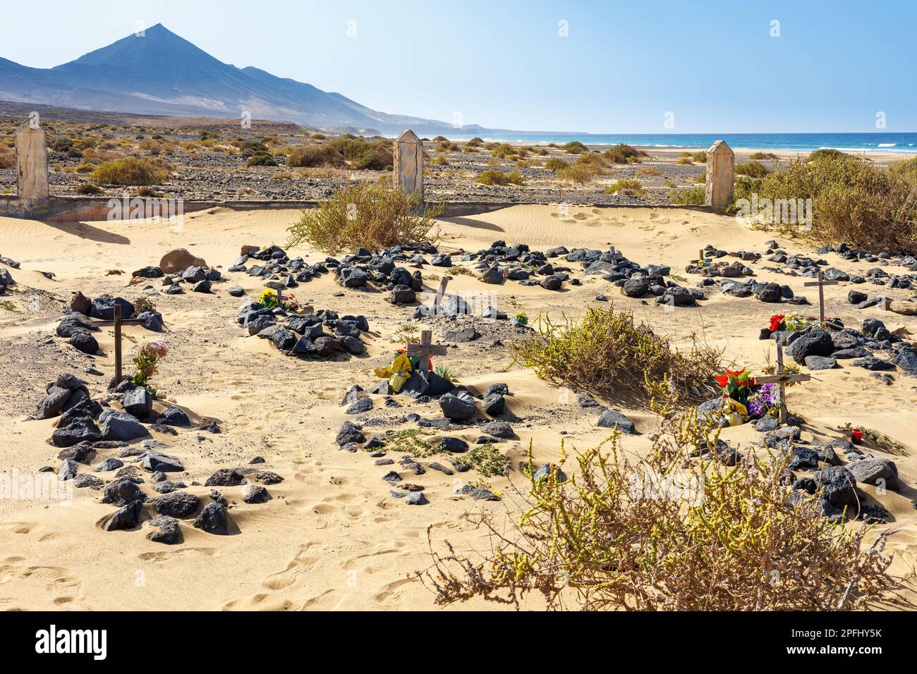 Verlassener Friedhof am Strand von Cofete im Süden von Fuerteventura, Kanarische Inseln Stockfoto