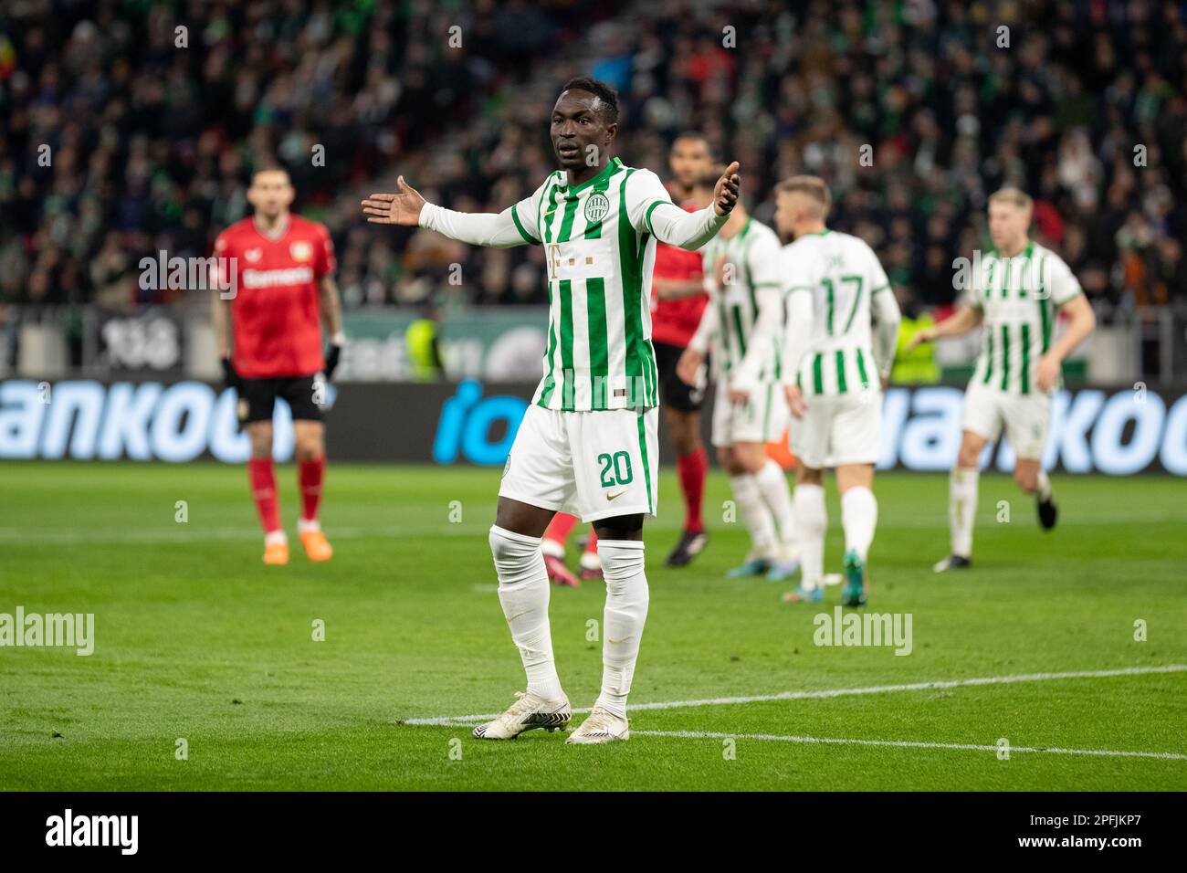 Budapest, Ungarn. 16h, März 2023. Adama Traore (20) von Ferencvaros während des Spiels der UEFA Europa League zwischen Ferencvaros und Bayer Leverkusen in der Groupama Arena in Budapest. (Foto: Gonzales Photo - Balazs Popal). Stockfoto