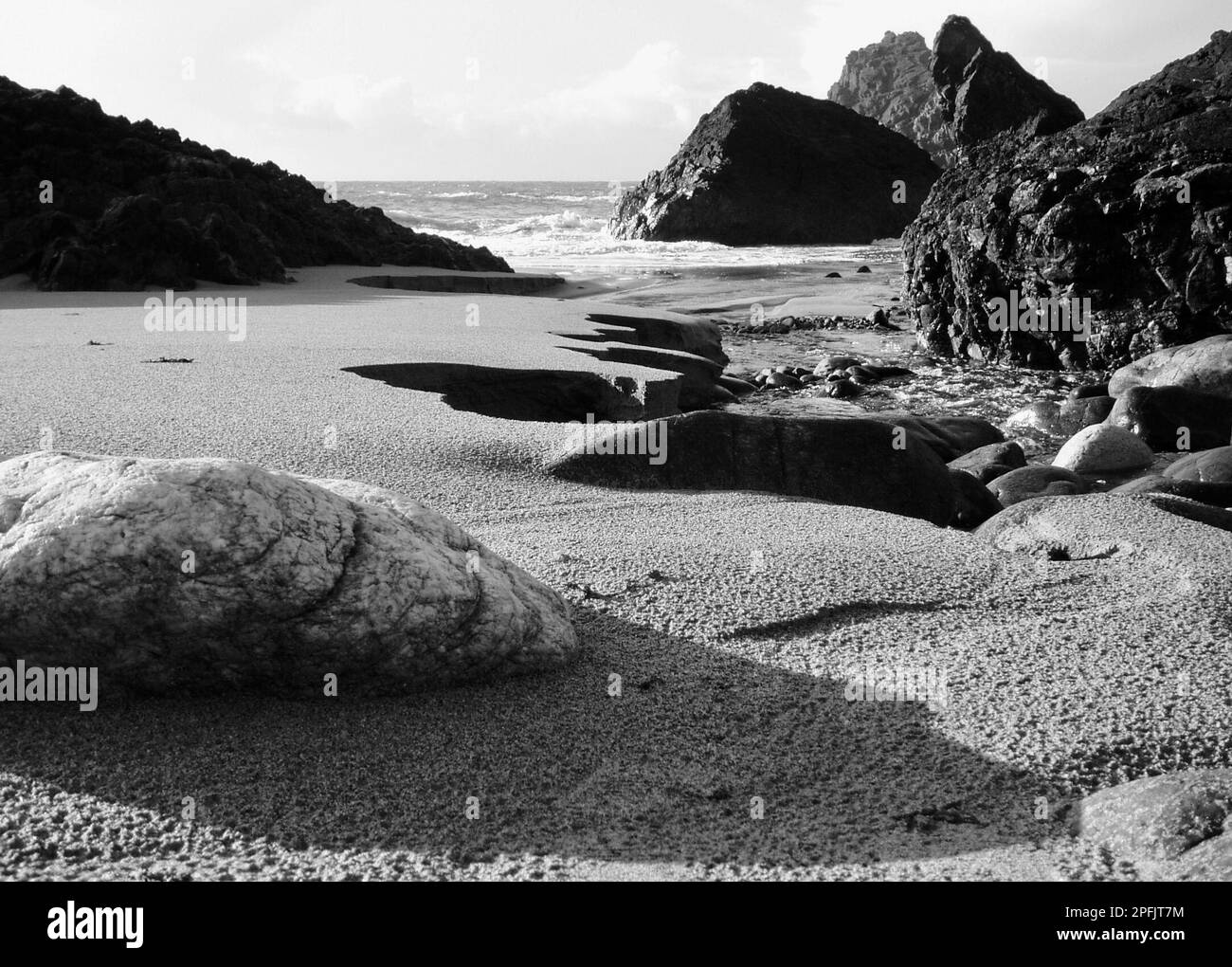 Eine Studie von Licht und Schatten - Kynance Cove, The Lizard, Cornwall Stockfoto