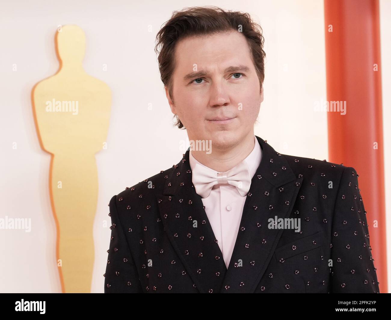 Paul Dano läuft auf dem roten Teppich bei den Academy Awards 95., die am 12. März 2023 von der Academy of Motion Picture Arts and Sciences im Dolby Theatre in Los Angeles, Kalifornien, verliehen werden. (Foto: Sthanlee B. Mirador/Sipa USA) Stockfoto
