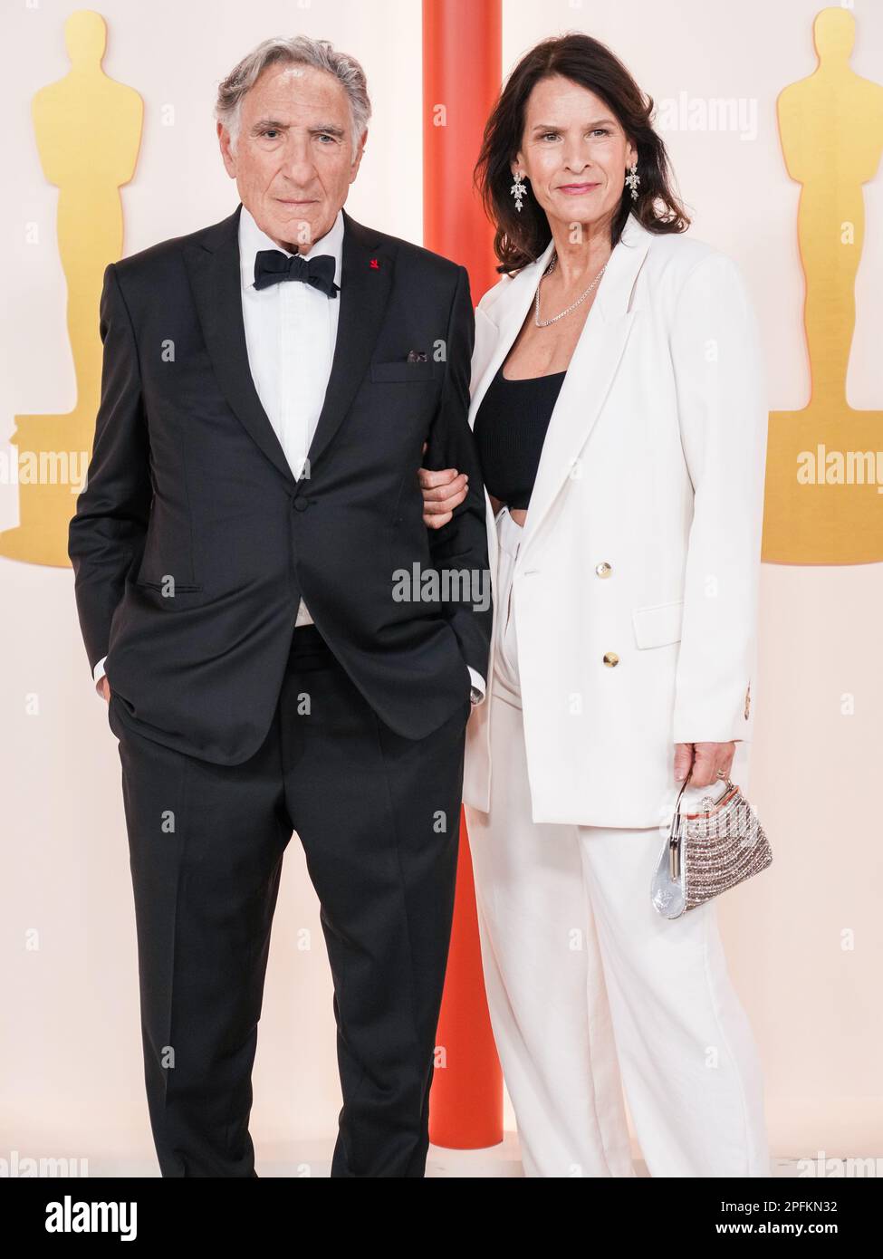 Los Angeles, USA. 12. März 2023. Judd Hirsch und Kathryn Danielle gehen am 12. März 2023 auf dem roten Teppich bei den Academy Awards 95., die von der Academy of Motion Picture Arts and Sciences im Dolby Theatre in Los Angeles, Kalifornien, verliehen werden. (Foto: Sthanlee B. Mirador/Sipa USA) Guthaben: SIPA USA/Alamy Live News Stockfoto