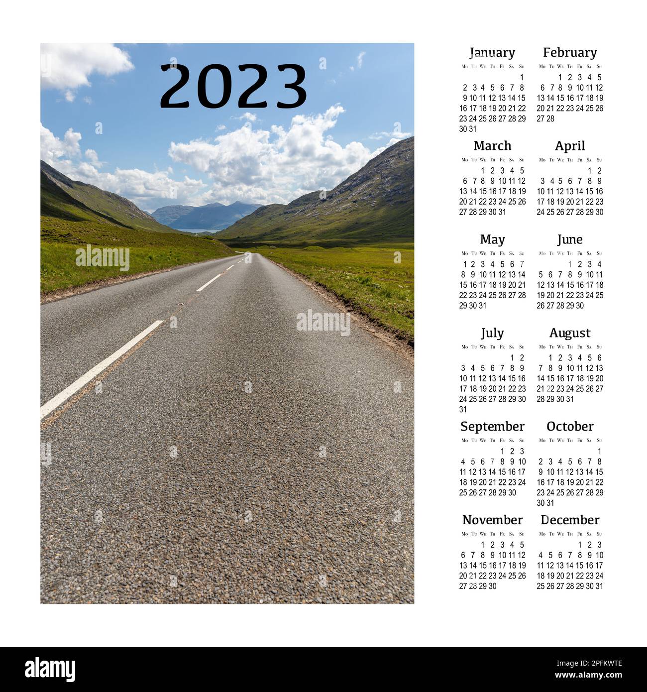 Kalender für 2023 auf weißem Hintergrund zum Drucken. Schottland, Großbritannien. Wunderschöne Berglandschaft. Stockfoto