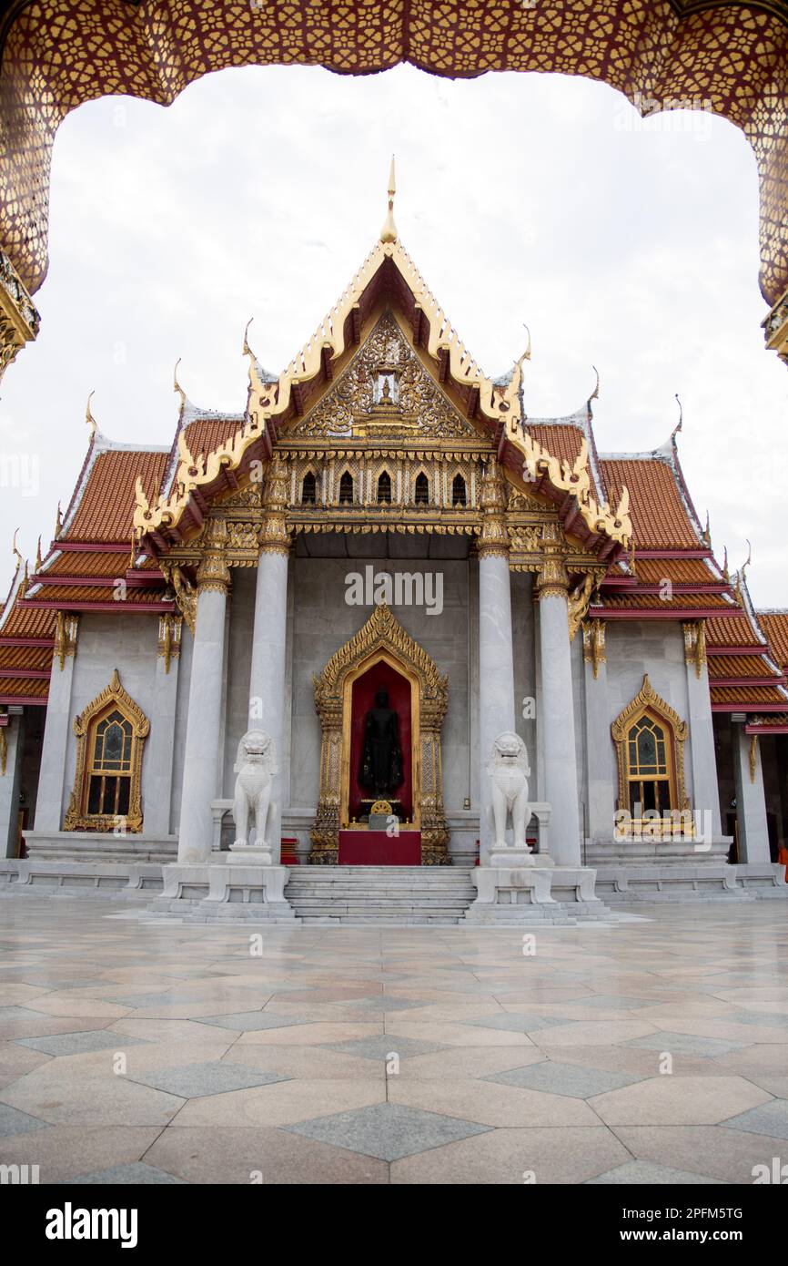 Wat Benchamabophit Dusitwanaram oder Marmortempel in Bangkok. Es ist einer von Bangkoks bekanntesten Tempeln und eine der wichtigsten Touristenattraktionen Stockfoto