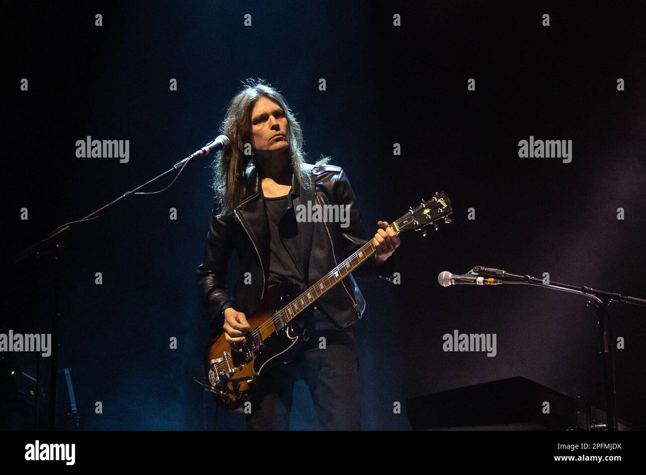 Newcastle, Großbritannien. 17. März 2023 - Die Band Suede führt am 17. März 2023 einen ausverkauften Gig im rathaus O2 in Newcastle upon Tyne auf. Kredit: Jill O'Donnell/Alamy Live News Stockfoto