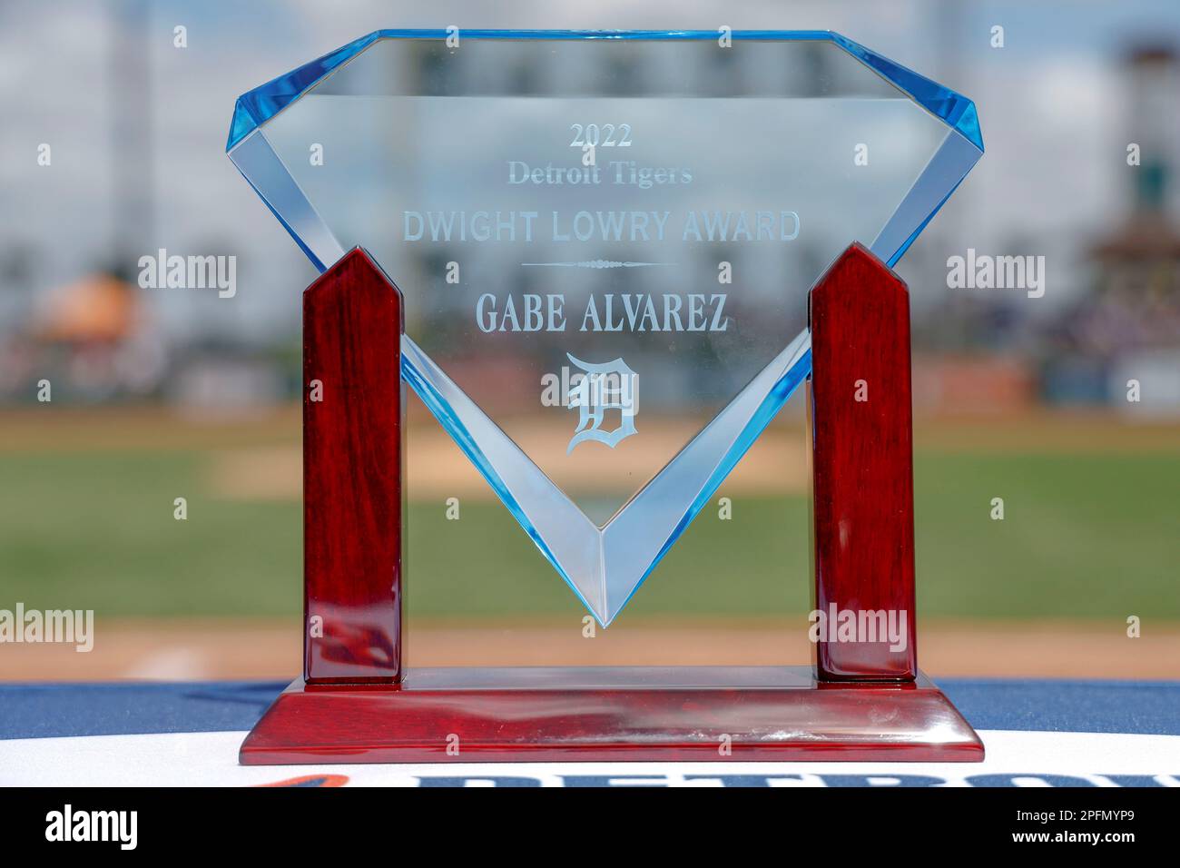 16. MÄRZ 2023, Lakeland FL USA; der Dwight Lowry Award für die Spielerentwicklung für Gabe Alvarez wird vor dem MLB-Frühjahrstraining A verliehen Stockfoto