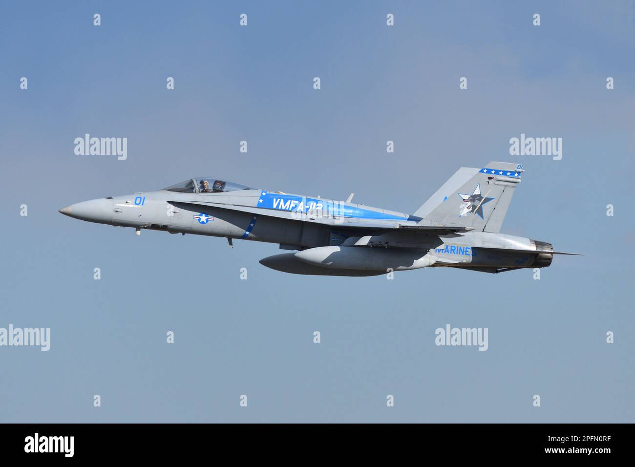 Tokio, Japan - 30. Dezember 2021: United States Marine Corps (USMC) Boeing F/A-18C Hornet Multirole Fighter von VMFA-112 Cowboys. Stockfoto