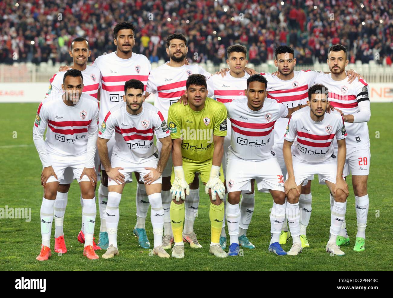 Algier. 18. März 2023. Zamaleks Anfänger posieren für ein Gruppenfoto vor dem CAF Champions League 2023 Fußballspiel zwischen CR Belouizdad aus Algerien und Zamalek aus Ägypten in Algier, Algerien, 17. März 2023. Kredit: Xinhua/Alamy Live News Stockfoto