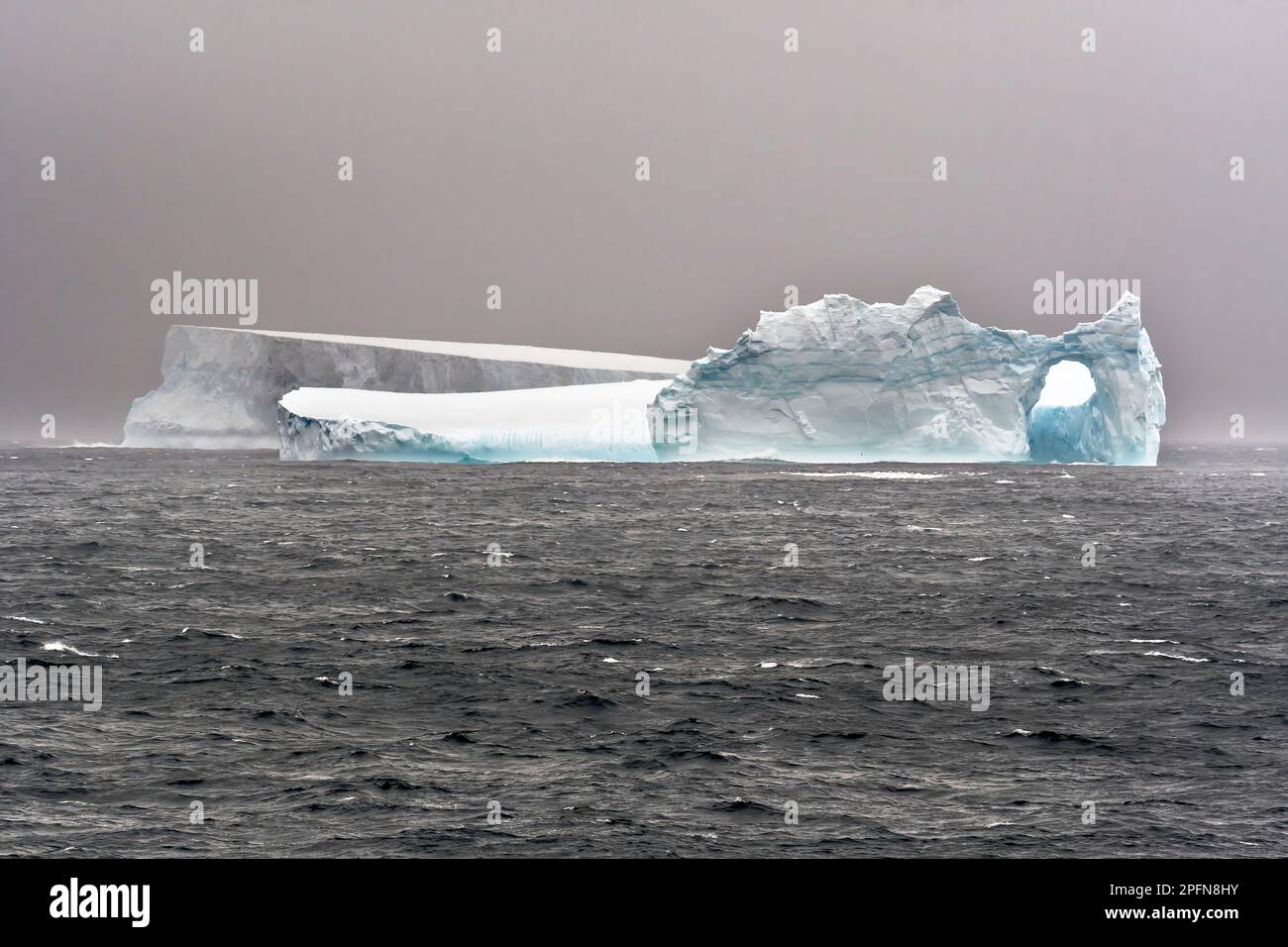 Antarktische Halbinsel. Eisberg Stockfoto