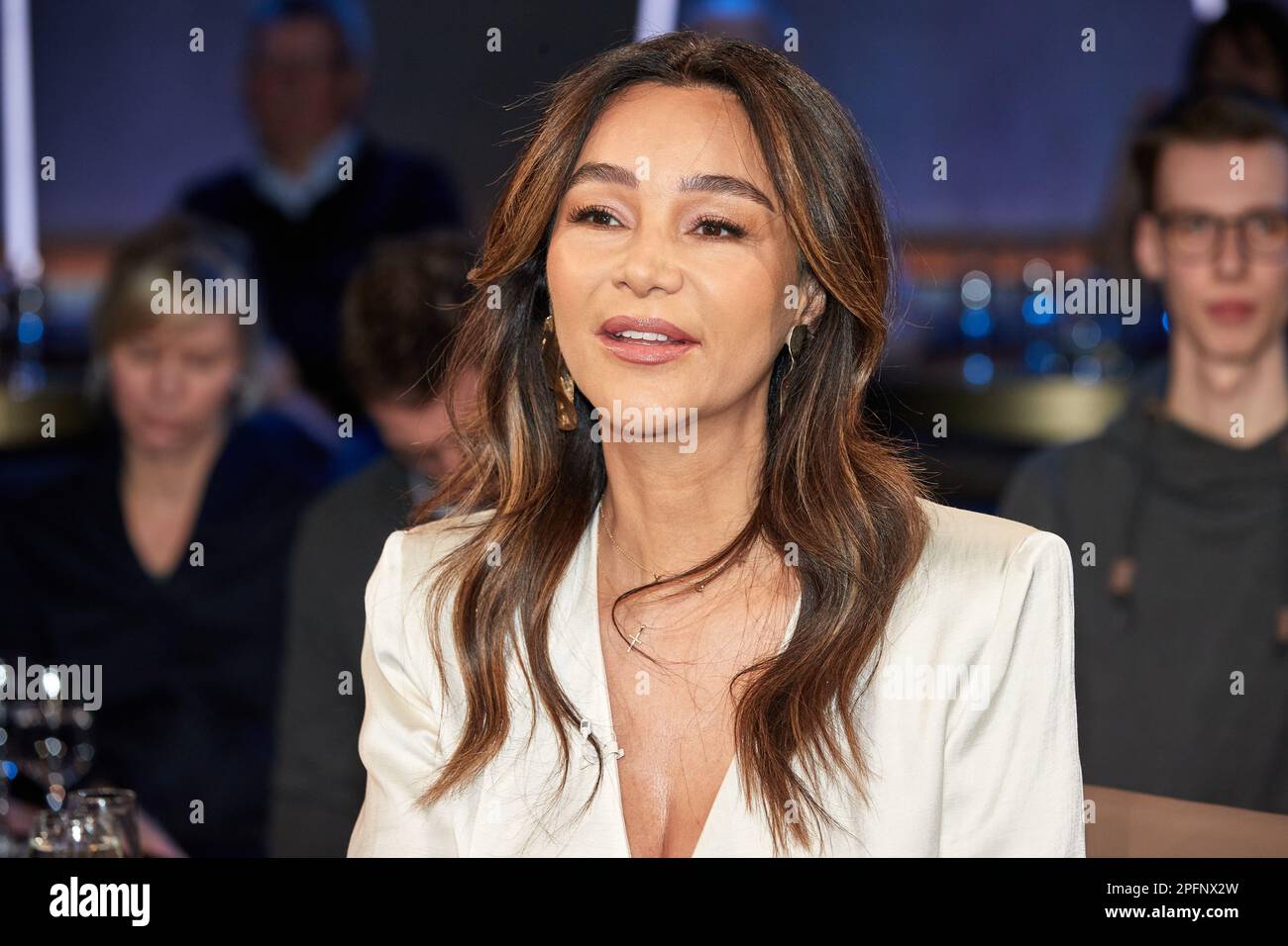Hamburg, Deutschland. 17. März 2023. Verona Pooth, Moderatorin und Unternehmerin, vor der Aufnahme der „NDR Talk Show“. Kredit: Georg Wendt/dpa/Alamy Live News Stockfoto