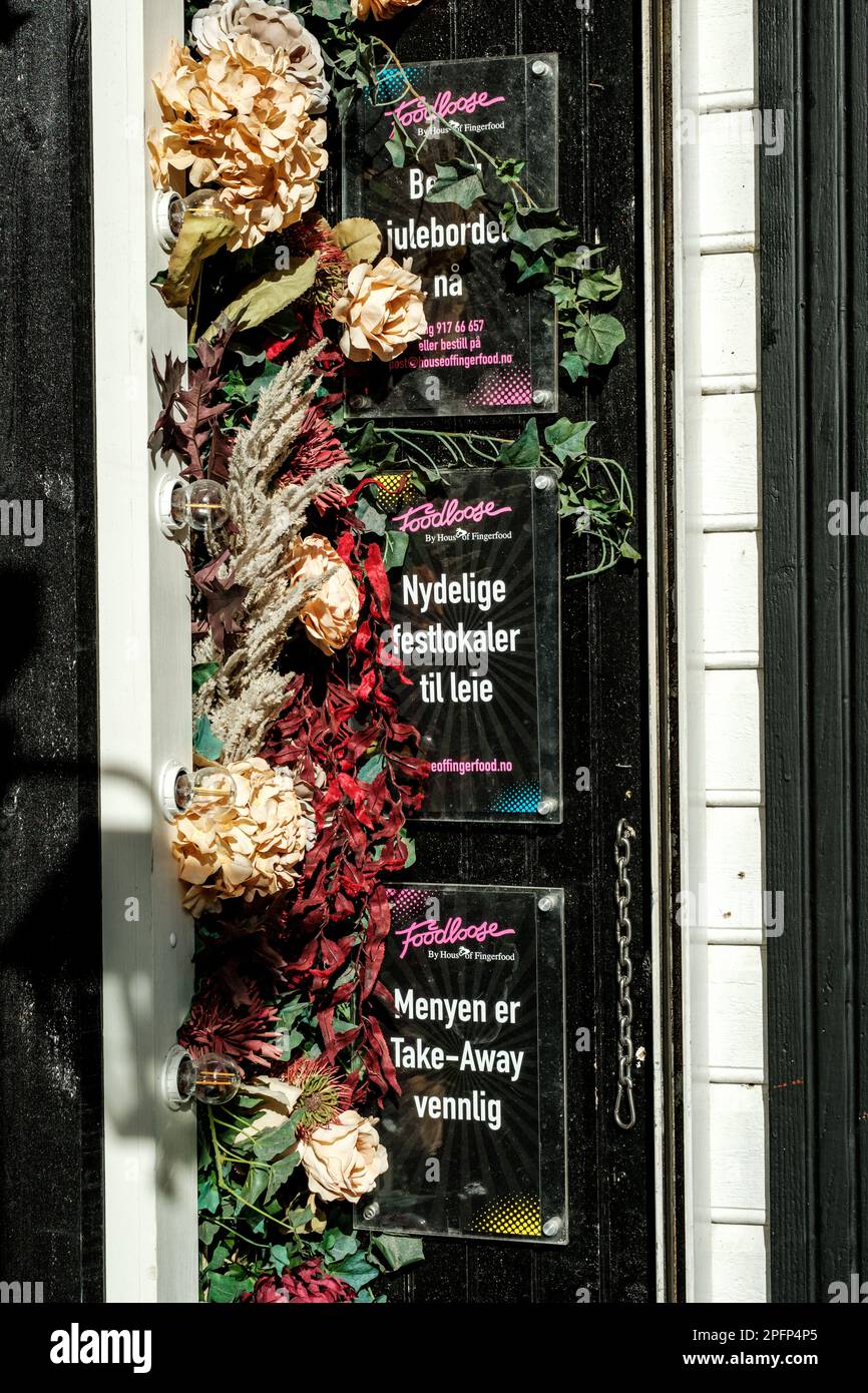 Stavanger, Norwegen, März 10 2023, Gebäude von Außenwerbeparty oder Veranstaltungsräumen, die für Familien- oder gesellschaftliche Versammlungen gemietet werden können Nahaufnahme ohne Personen Stockfoto