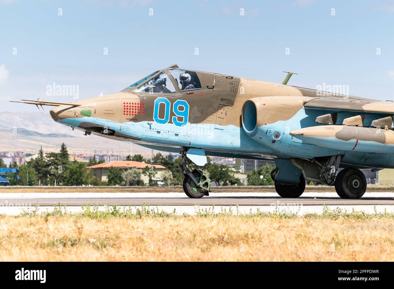 Ein Sukhoi Su-25 „Frogfoot“-Kampfflugzeug der Aserbaidschanischen Luftwaffe. Stockfoto
