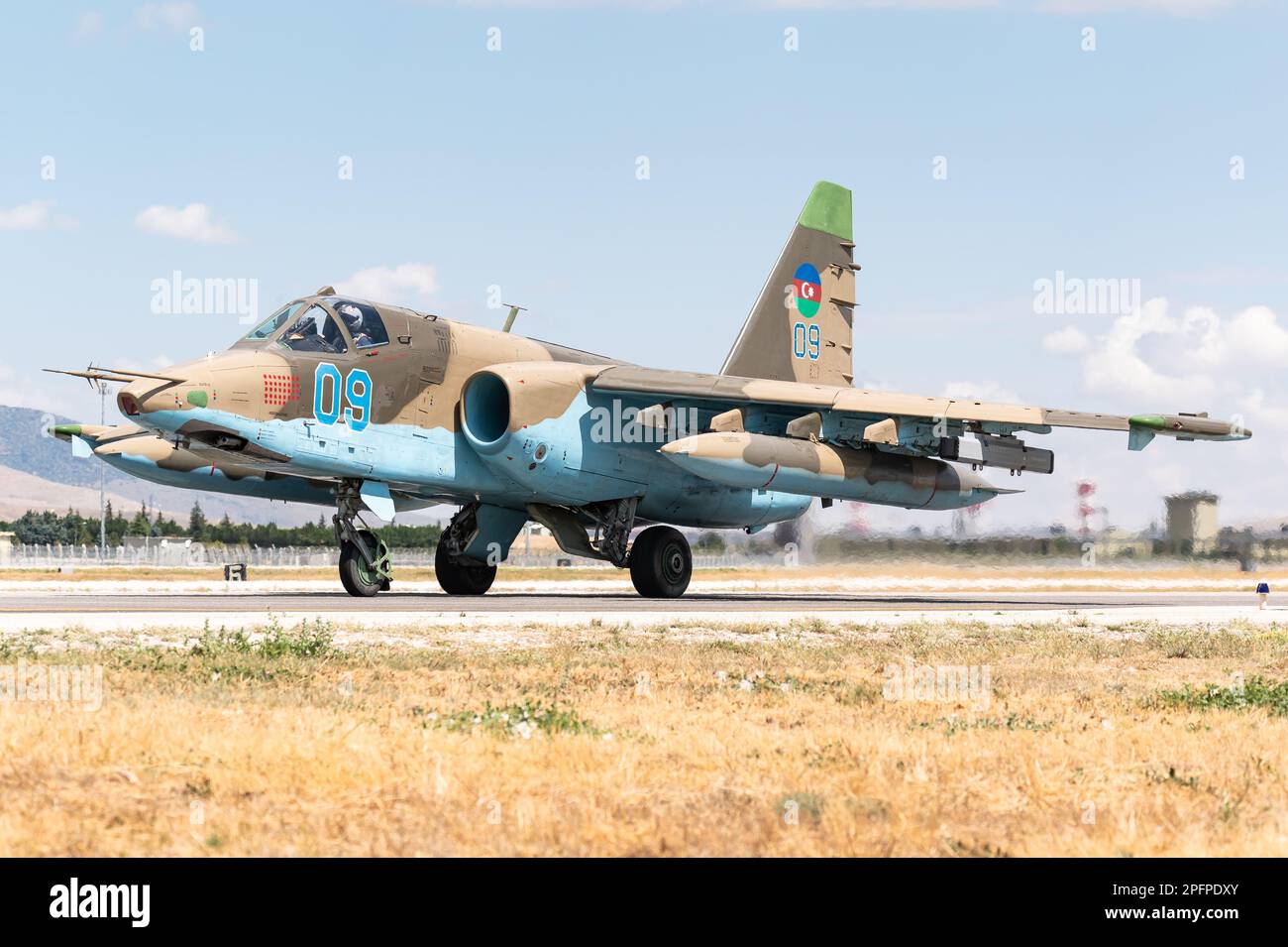 Ein Sukhoi Su-25 „Frogfoot“-Kampfflugzeug der Aserbaidschanischen Luftwaffe. Stockfoto