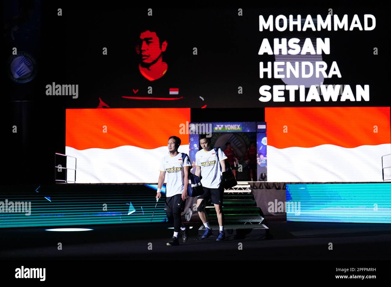 Indonesiens Mohammad Ahsan (links) und Hendra Setiawan treten am 5. Tag der YONEX All England Open Badminton Championships in der Utilita Arena Birmingham auf, um Chinas Liang Wei Keng und Wang Chang (nicht abgebildet) zu spielen. Foto: Samstag, 18. März 2023. Stockfoto