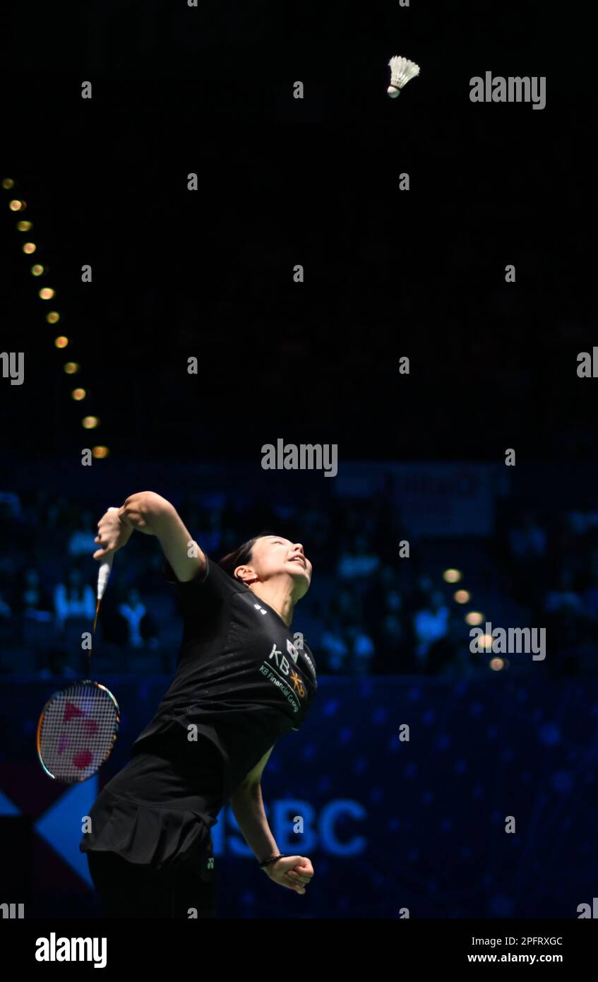 Utilita Arena, Birmingham, Großbritannien. 18. März 2023. 2023 YONEX All England Open Badminton Championships, Halbfinale Tag 5; Kim so Yeong und KONG Hee Yong aus Korea gegen ZHANG Shu Xian und ZHENG Yu aus China im Halbfinale der Damen-Doubles, Kim so Yeong spielt einen Shot Credit: Action Plus Sports/Alamy Live News Stockfoto