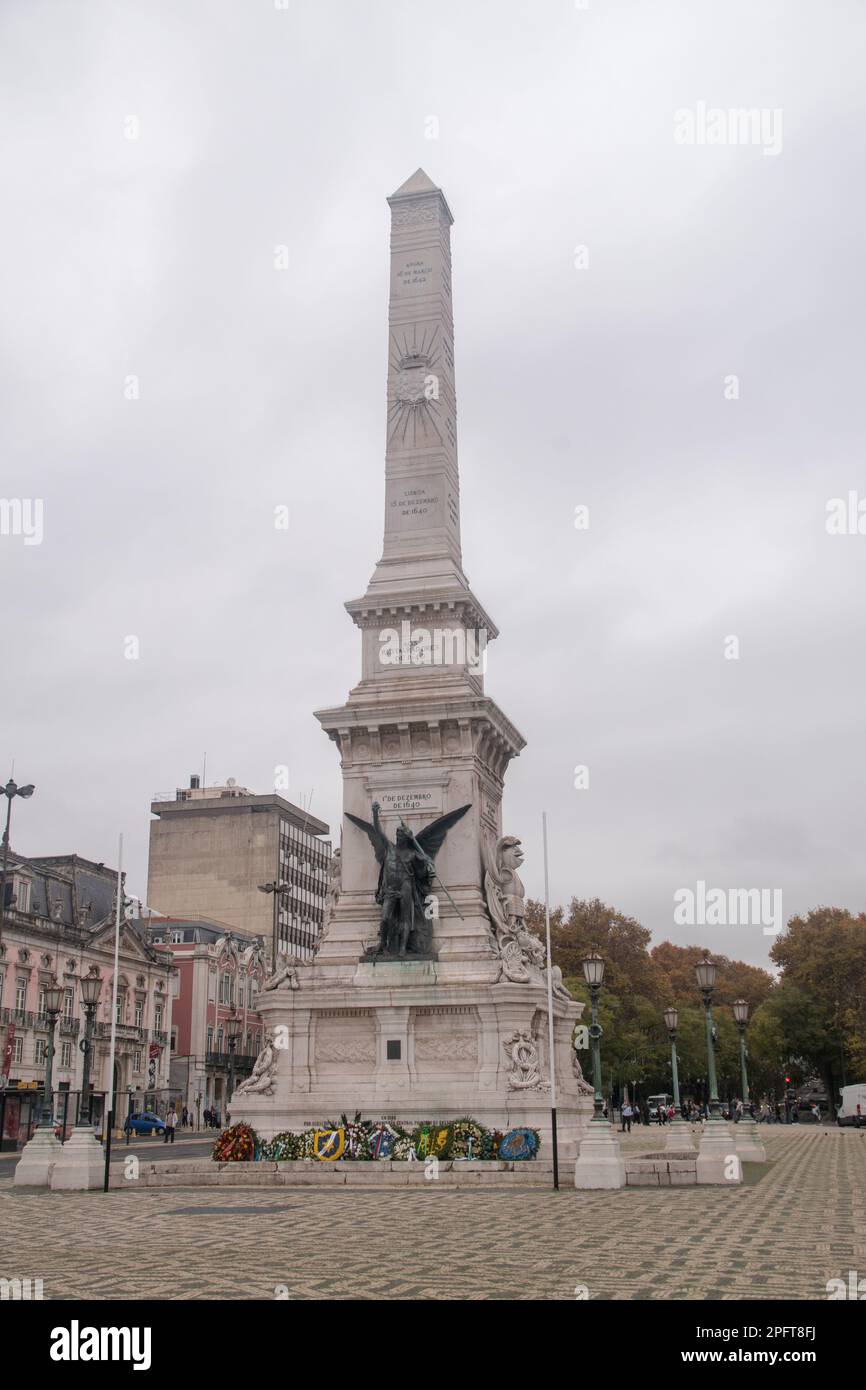 Lissabon, Portugal - 5. Dezember 2022: Denkmal der Restauratoren (Monumento aos Restauradores). Stockfoto