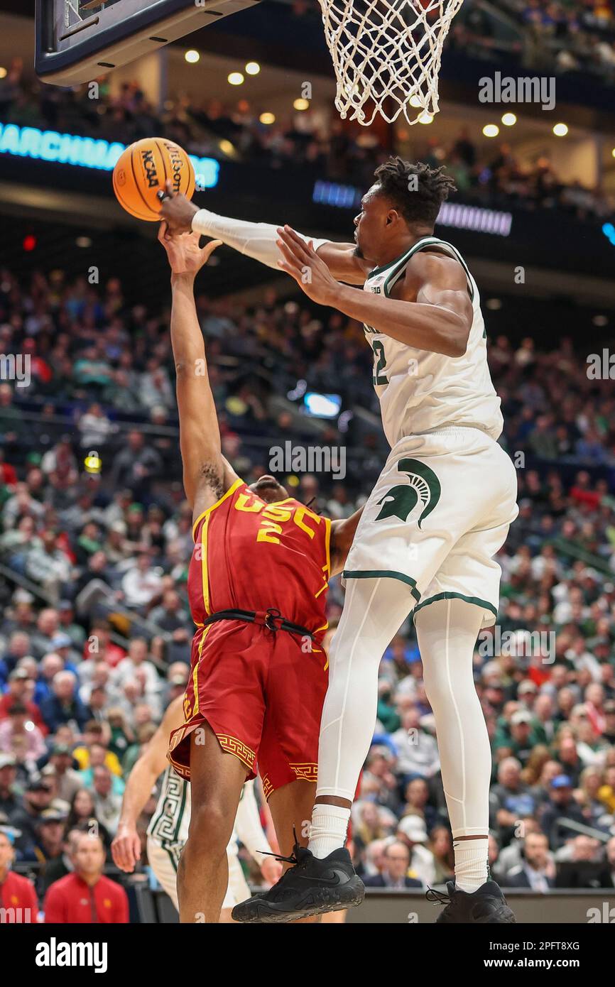 Mady Sissoko (22) blockiert einen Schuss von Reese Dixon-Waters (2) unter den Korb während eines NCAA-Turnierspiels am Freitag, den 17. März 2023, in Columbus. Ohio. Michigan State besiegte den USC 72–62. (Scott Stuart/Image of Sport) Stockfoto