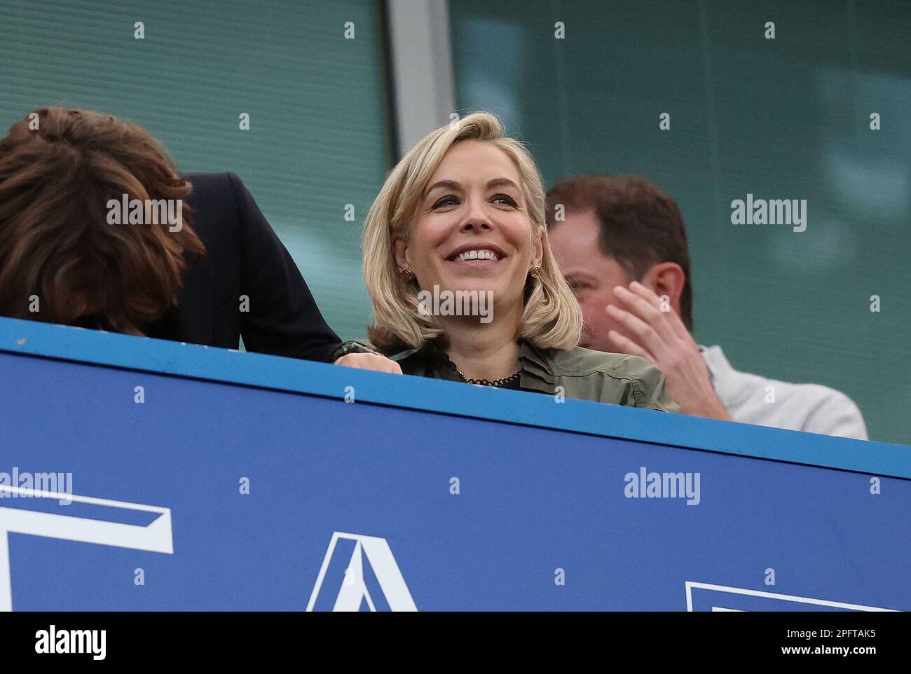 London, Großbritannien. 18. März 2023. Die Schauspielerin Hannah Waddingham ist während des Premier League-Spiels auf der Stamford Bridge in London zu sehen. Das Bild sollte lauten: Paul Terry/Sportimage Credit: Sportimage/Alamy Live News Stockfoto