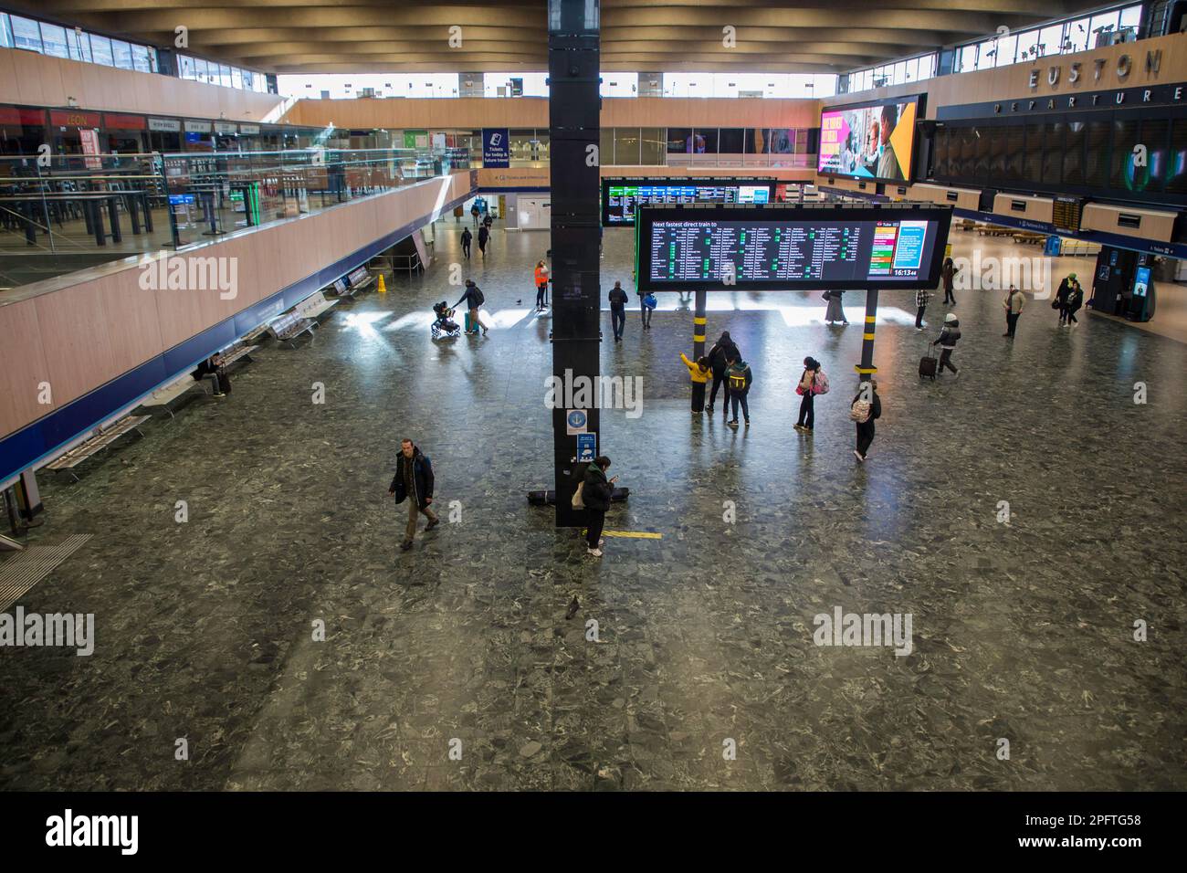 Leere Euston Station an einem National Rail Strike Day Stockfoto