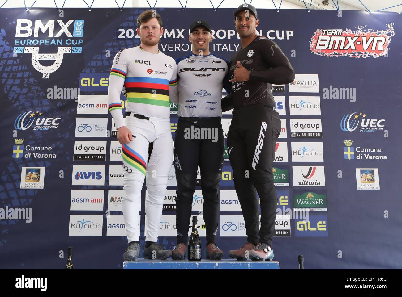 18. März 2023, Verona, Italien: SIMON MARQUART aus der Schweiz, LEO GAROYAN aus Frankreich und SIMBA DARNAND aus Frankreich sind bei der Men Elite bei der UEC BMX European Cup Runde 1 in Verona (Kreditbild: © Mickael Chavet/ZUMA Press Wire) nur REDAKTIONELLE VERWENDUNG! Nicht für den kommerziellen GEBRAUCH! Stockfoto