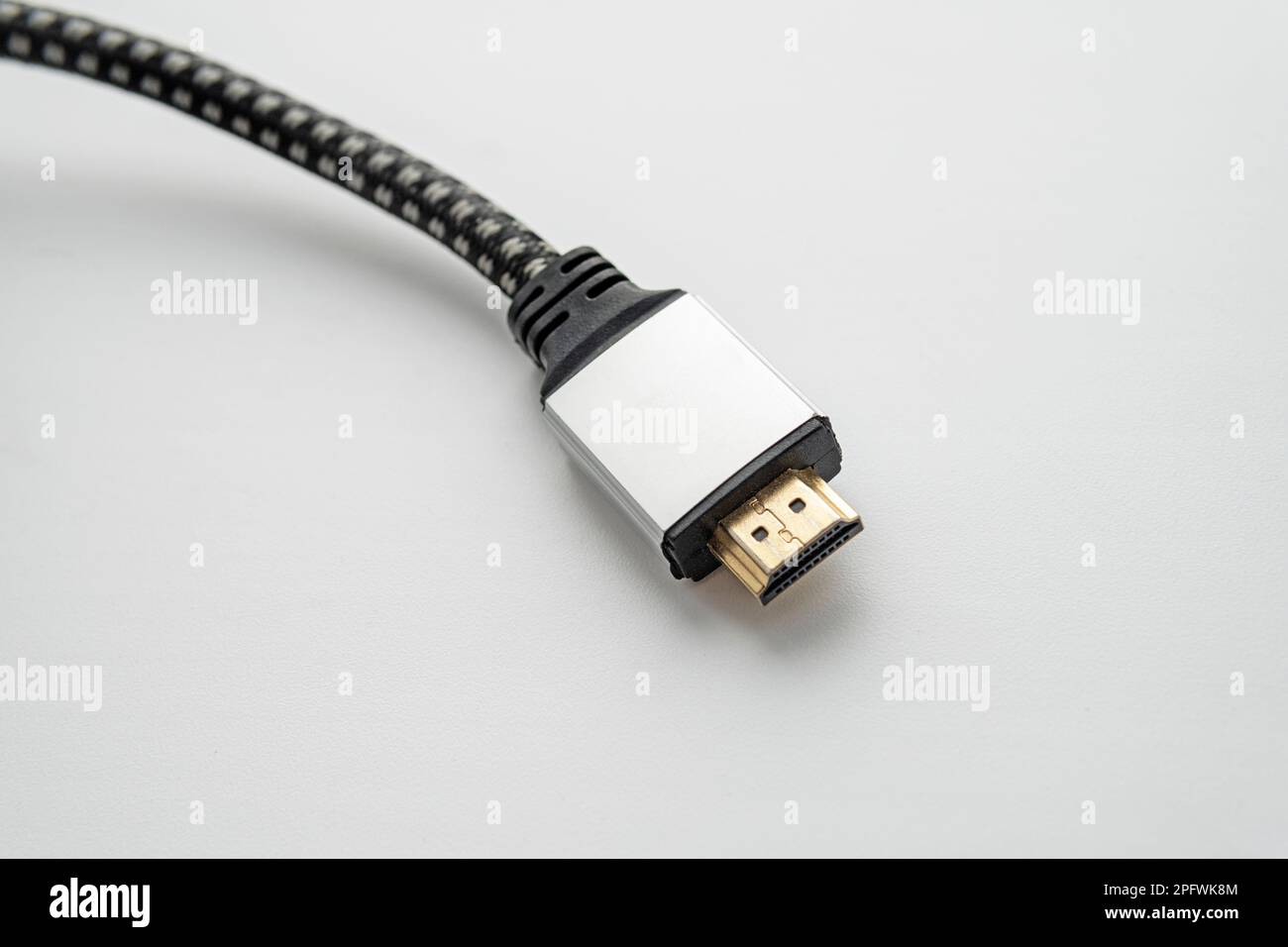 Nahaufnahme der hdmi High Definition Multimedia-Schnittstelle auf weißem Hintergrund Stockfoto