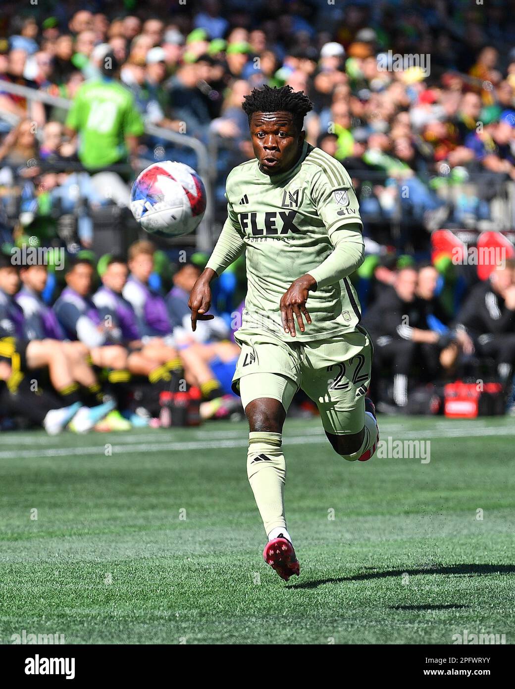 18. März 2023: Der Los Angeles FC Forward Kwadwo Opoku (22) verfolgt den Ball während des MLS-Fußballspiels zwischen dem Los Angeles FC und dem Seattle Sounders FC im Lumen Field in Seattle, WA. Die Teams kämpften zu einem Unentschieden von Null. Steve Faber/CSM Stockfoto