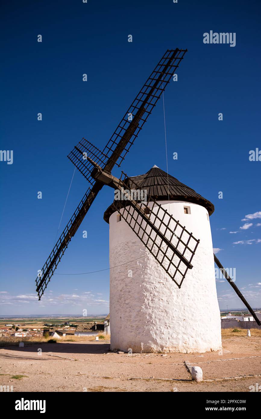 Alte Windmühle in Campo de Criptana, Spanien, definiert in Cervantes' Don Quijote „die Riesen“ Stockfoto