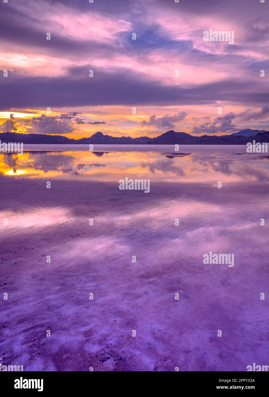 Sonnenuntergang bei Bonneville Salt Flats, Utah, USA Stockfoto