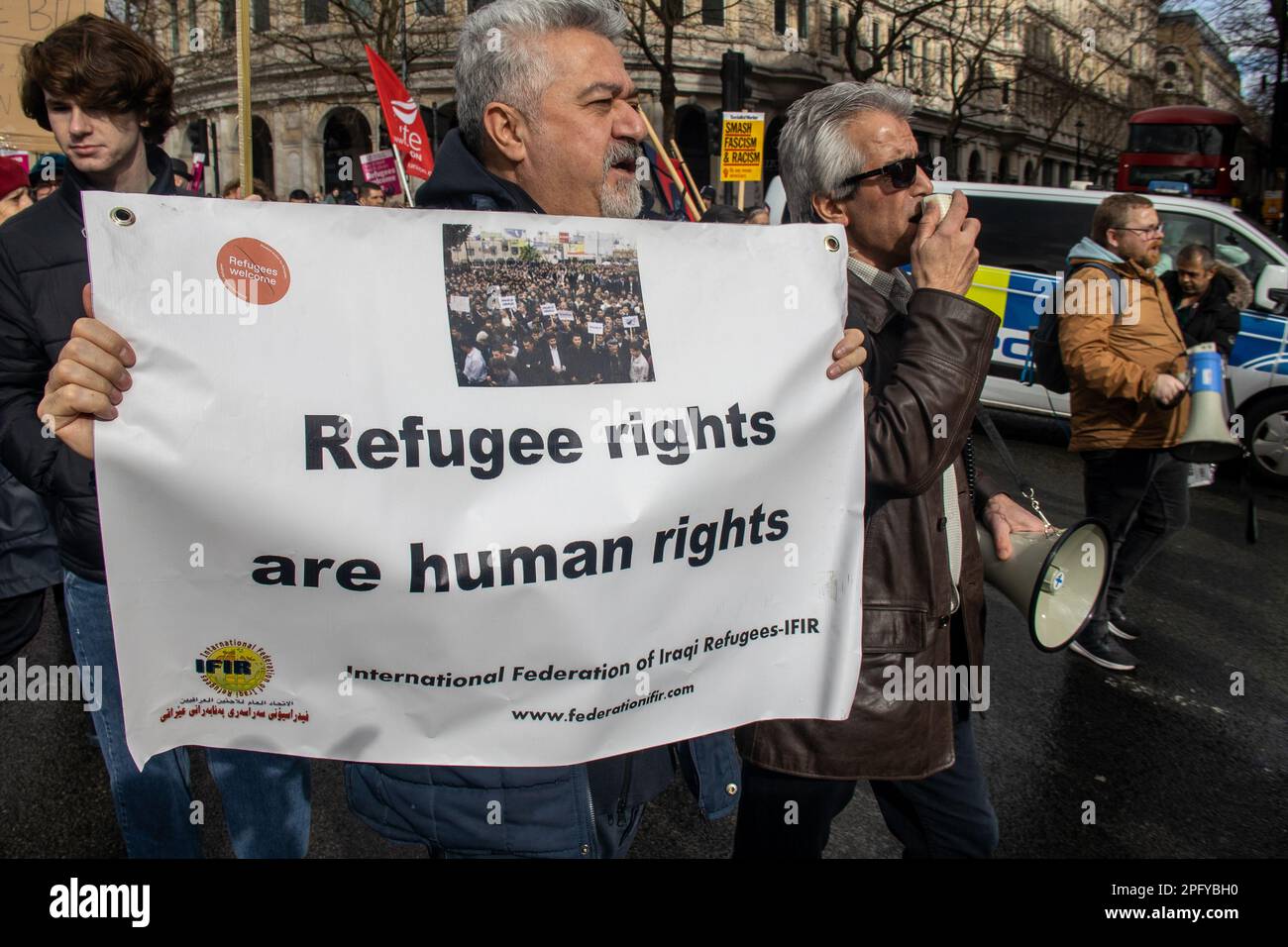 Tausende von Demonstranten aus unterschiedlichen Hintergründen versammelten sich in der Londoner Innenstadt, um gegen Rassismus zu protestieren. Stockfoto