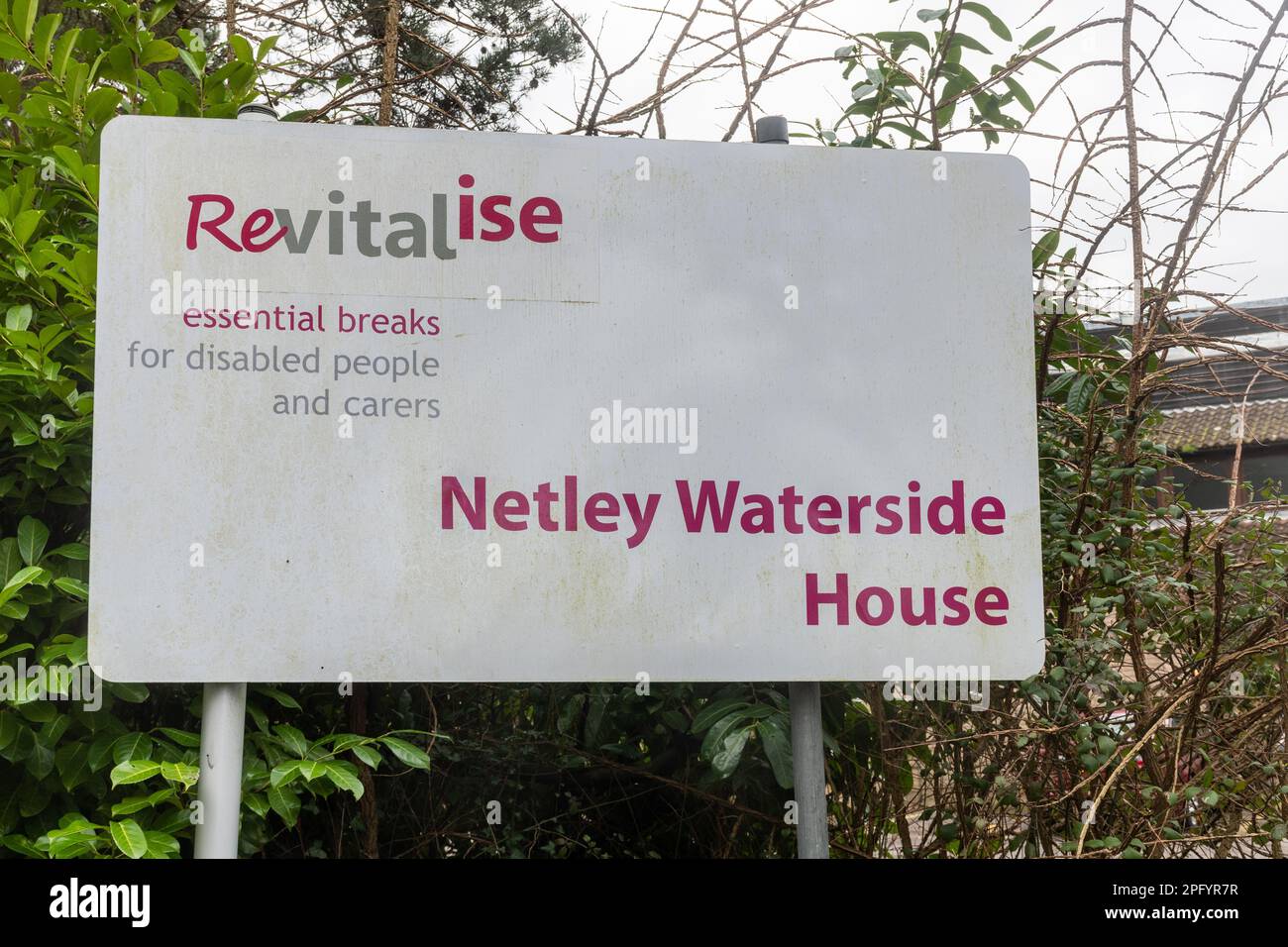 Revitalise Netley Waterside House, ein Pflegeheim, das Pausen für Behinderte und Pflegekräfte anbietet, Netley, Hampshire, England, Großbritannien, Geschlossen 2021 Stockfoto