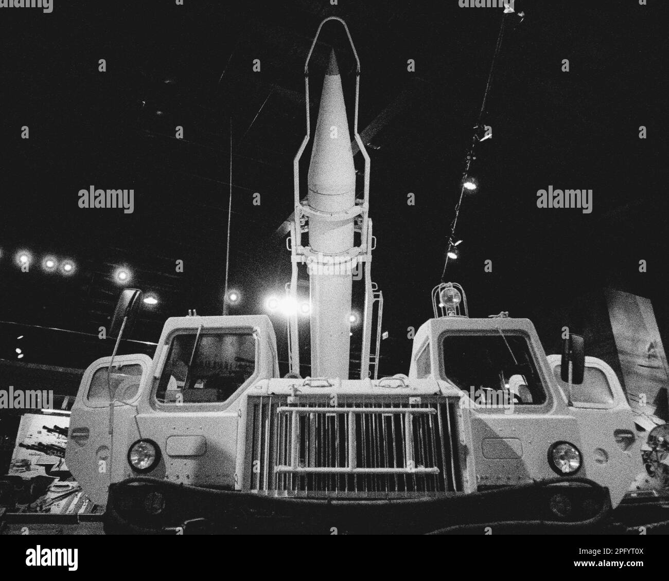 Eine mintfarbene SS-1C Scud-B (R-17/R-300 Elbrus)-Rakete und MAZ-543-Starter sind im American Heritage Museum zu sehen. Hudson, Massachusetts. Ima Stockfoto