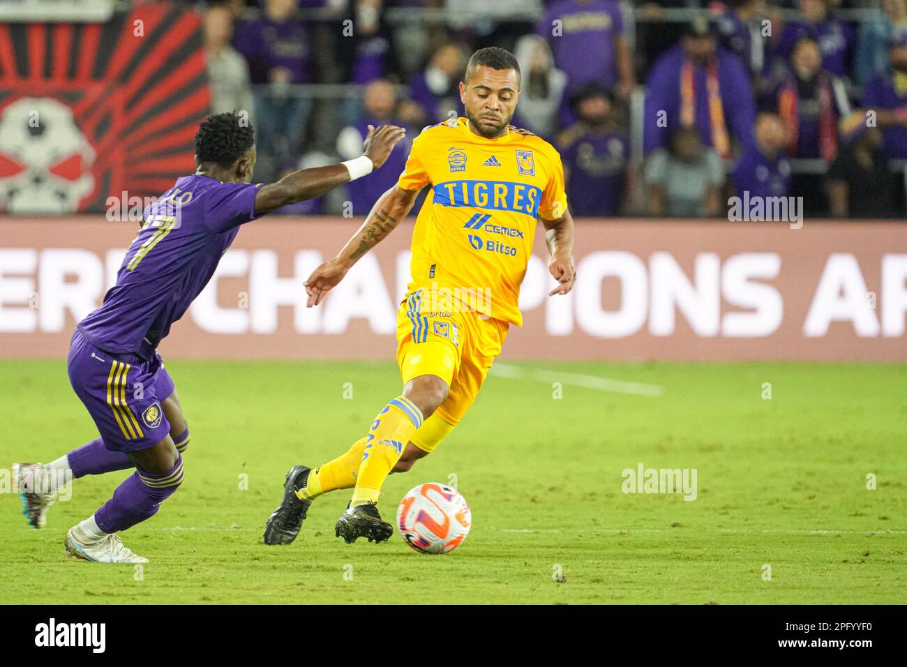 Orlando, Florida, USA, 15. März 2023, Der Tigres-Spieler läuft im Exploria Stadium im Hochfeld. (Foto: Marty Jean-Louis) Stockfoto