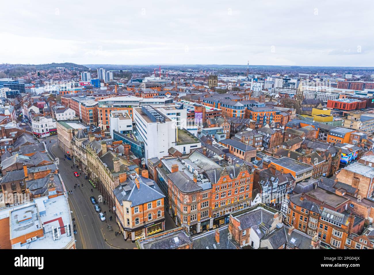 Unterkünfte und andere Gebäude im Stadtzentrum von Nottingham, Großbritannien, aus der Vogelperspektive. Hochwertiges Foto Stockfoto