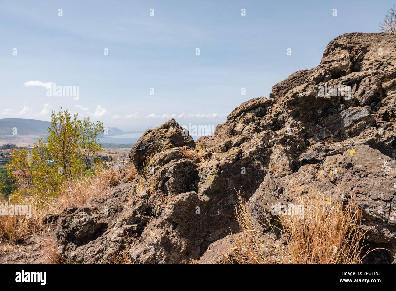 Die Stadt Nakuru aus der Vogelperspektive vor dem Hintergrund des Sees Nakuru in Kenia Stockfoto