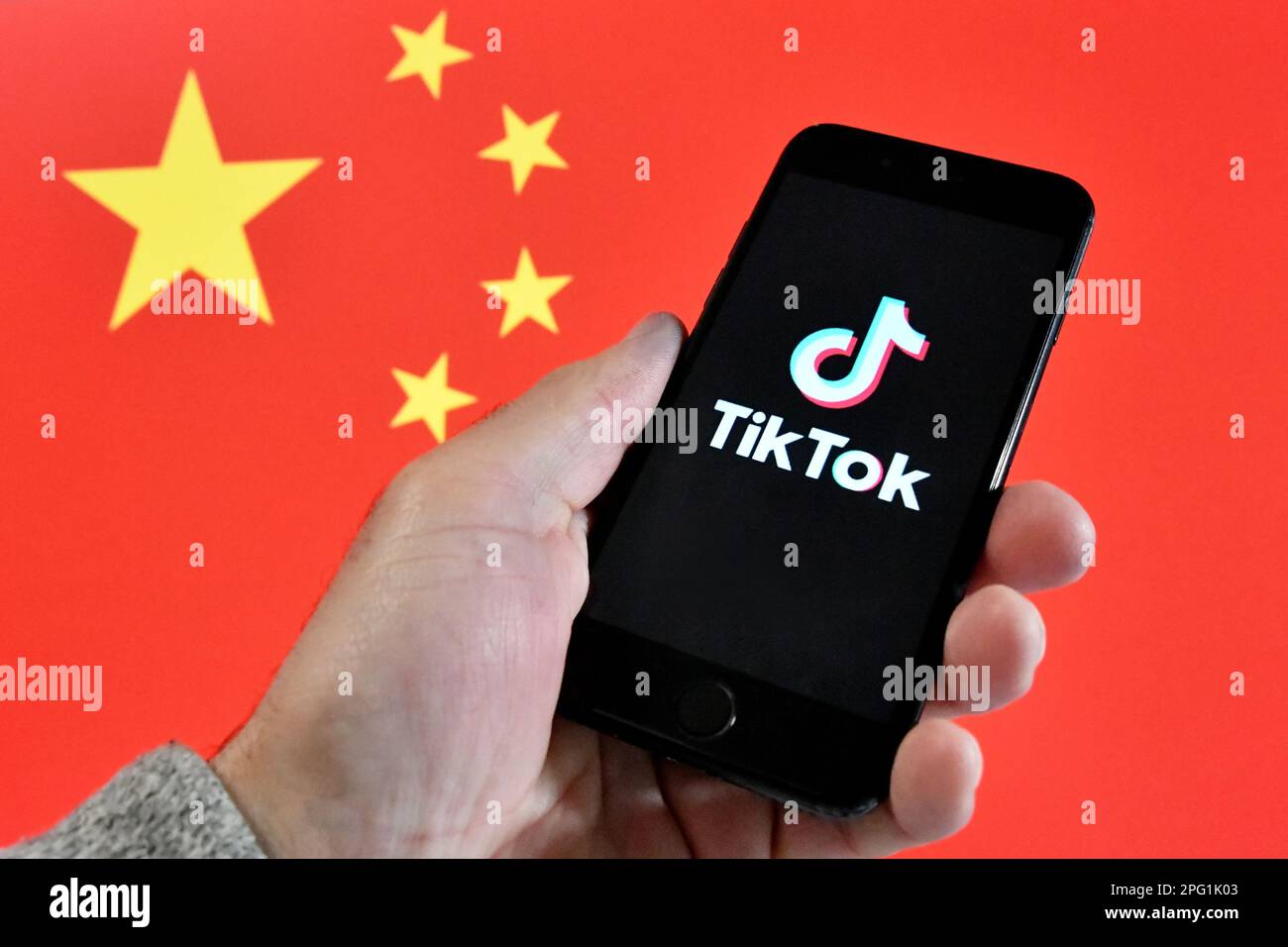 Logo von TikTok, einer mobilen App und einem sozialen Netzwerk zum Erstellen und Teilen kurzer Videos. Die App wurde 2016 entwickelt und vom chinesischen Unternehmen entwickelt Stockfoto