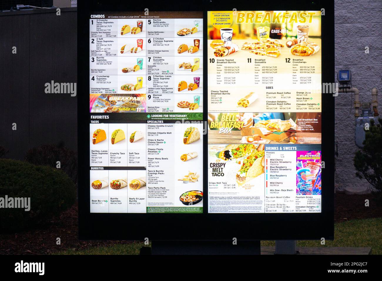 Das Drive-Through-Menü im Taco Bell, einem Fast-Food-Restaurant am Northern Boulevard in Flushing, Queens, New York City Stockfoto