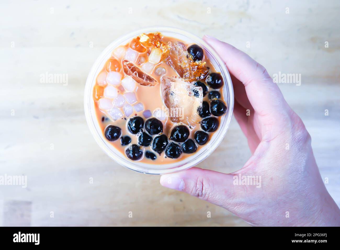 Milchtee oder thai-Tee oder Bubble Tea zum Servieren Stockfoto