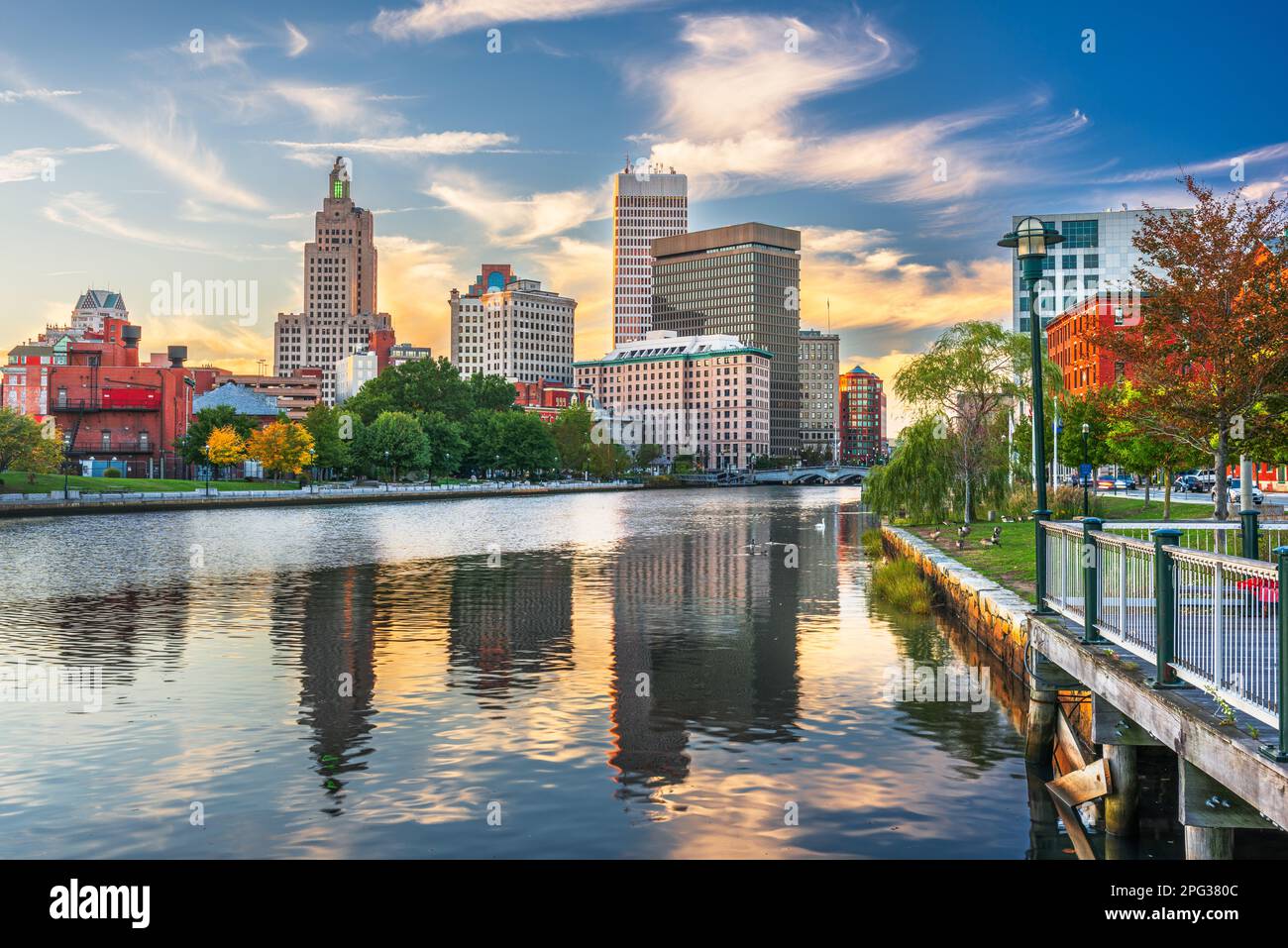 Providence, Rhode Island, USA downtown Stadtbild gesehen von oben die Vorsehung River. Stockfoto