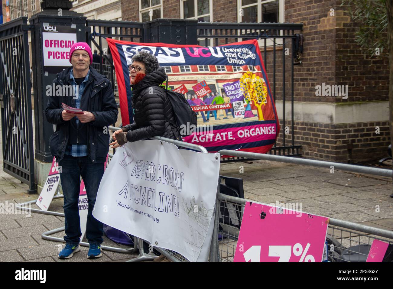 London, Vereinigtes Königreich – 20. März 2023: Mitarbeiter der University of London – SOAS und Birkbeck – streiken derzeit und halten offizielle Streiks ab, um eine faire Bezahlung zu gewährleisten. Heute nehmen 150 Universitäten und Hochschulen im Vereinigten Königreich, vertreten durch die UCU, an der Streikaktion Teil. Kredit: Sinai Noor/Alamy Live News Stockfoto