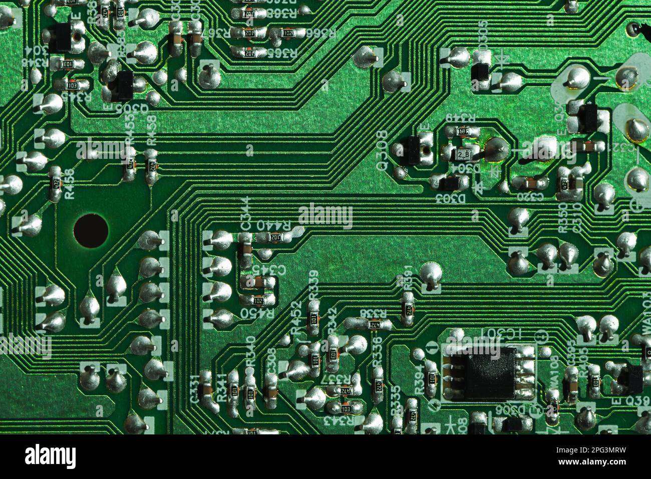 Greeb-Leiterplatte, High-Tech-Hintergrund, Mikroelektronik, Vorderansicht. Makrofoto Stockfoto